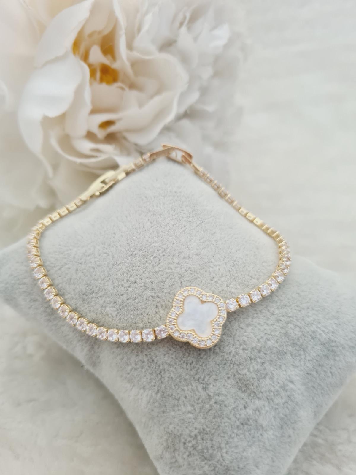 Tennis Brecelet with clover diamonty