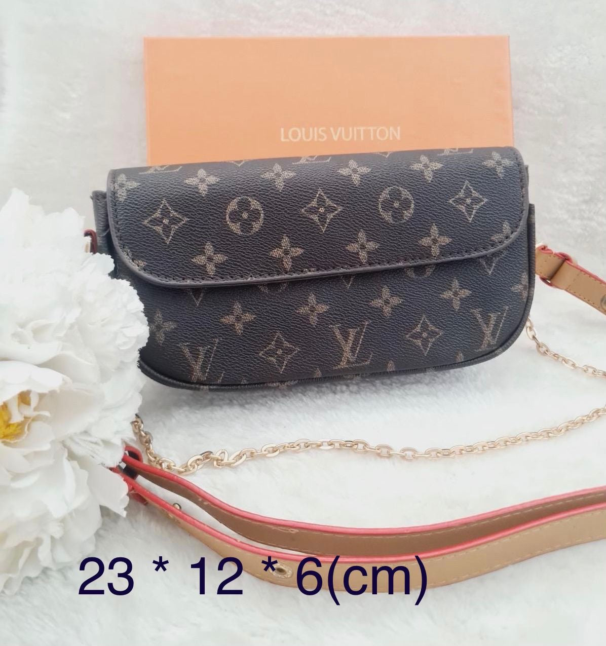 New ladies clover shoulder bag