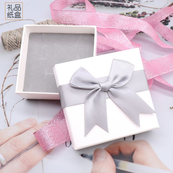 BAG002 small Jewellery gift box with bow detail in Nude