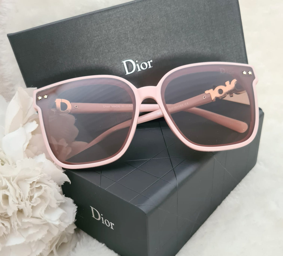 Di sunglasses
