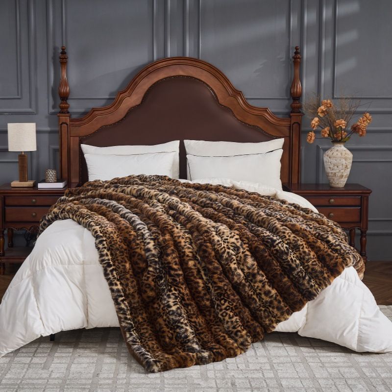 Chic Leopard Print Faux Fur Blanket (130cm*160cm) BLK020