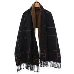 Large letter H print in Brown/Black