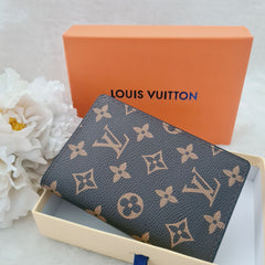Passport covers with clover brown