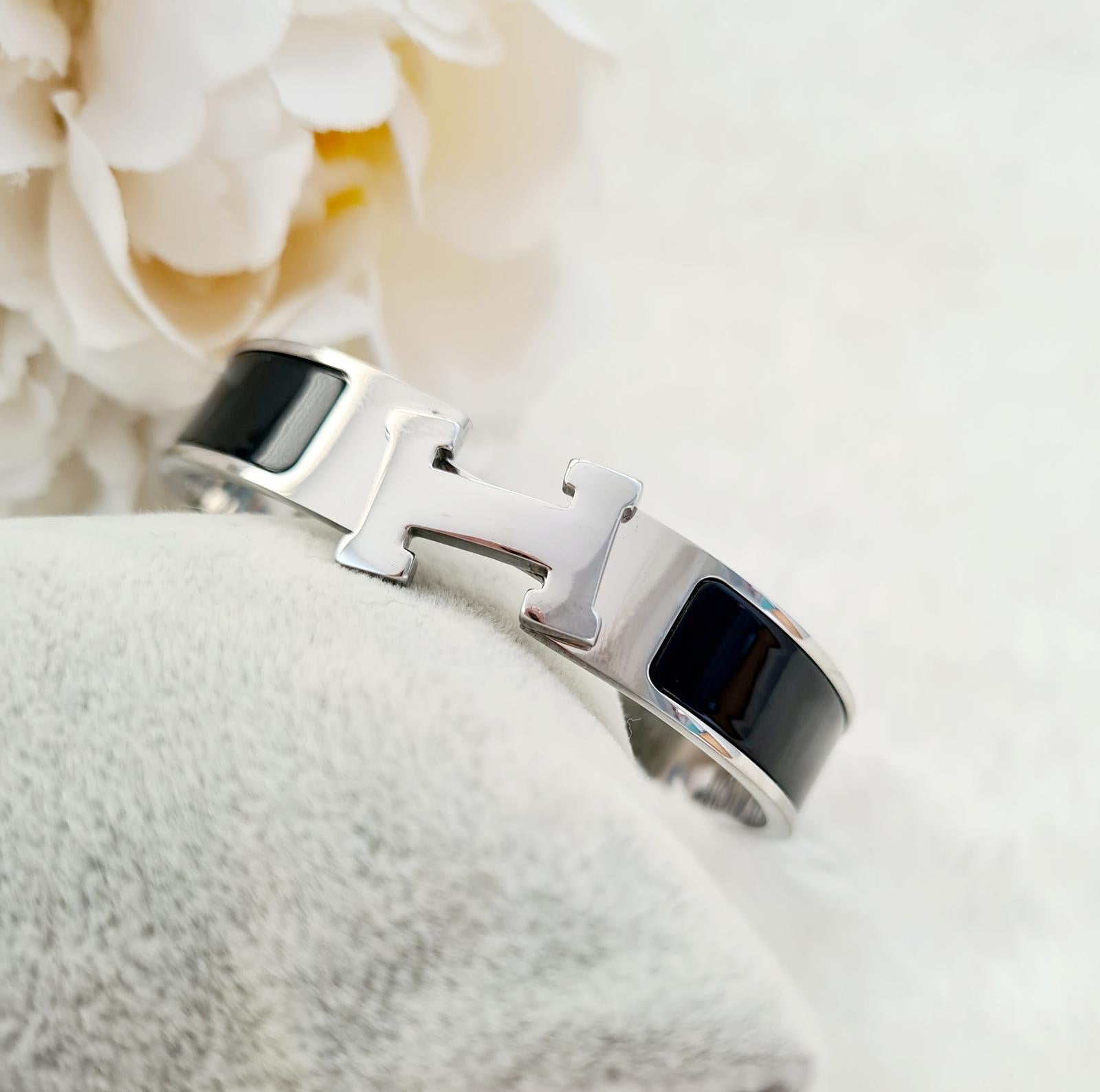 H Brecelet stainless steel