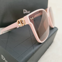 Di sunglasses