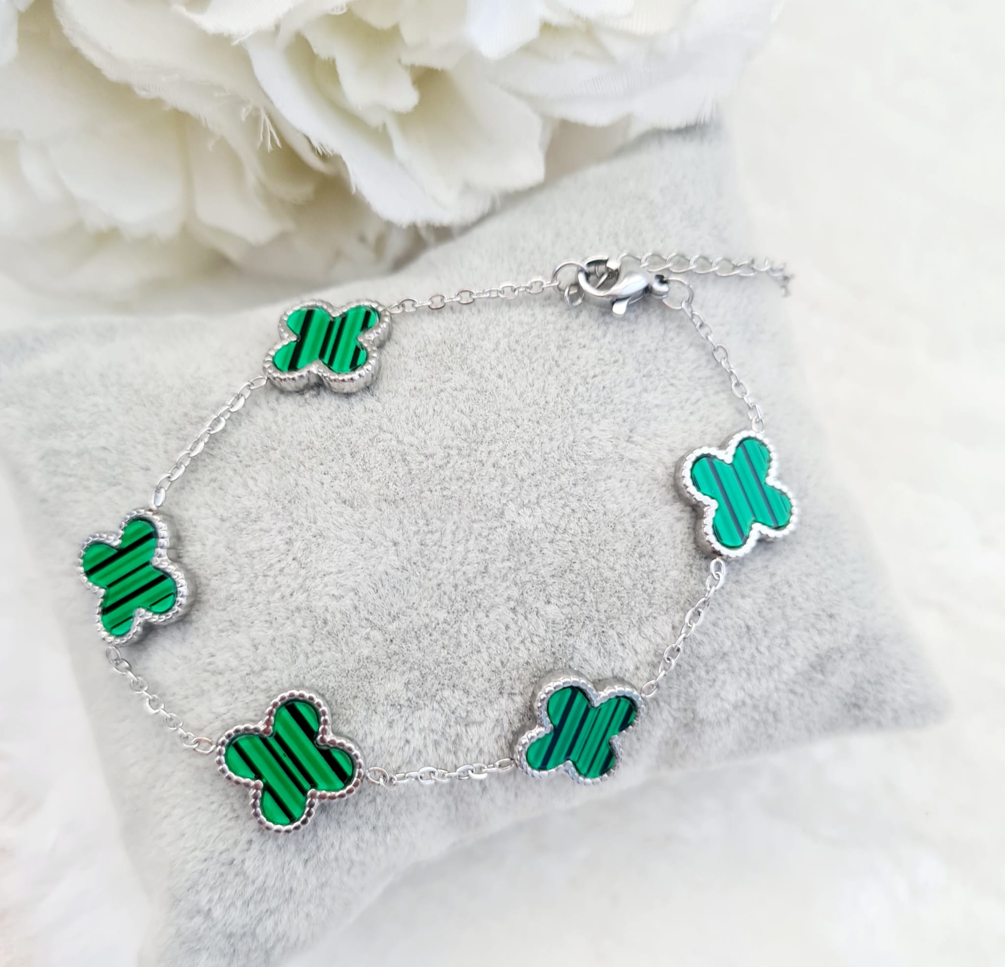 Green Clover Jewelry Set – Necklace, Bracelet & Earrings
