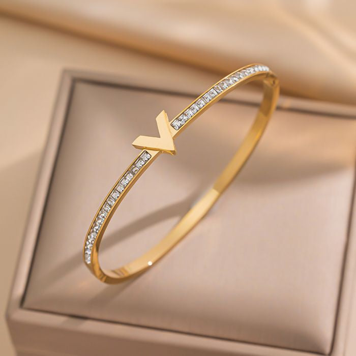 Crystal V Detail stainless steel Bangle in Gold