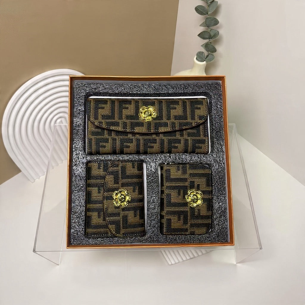Ladies FF 3 piece boxed purse