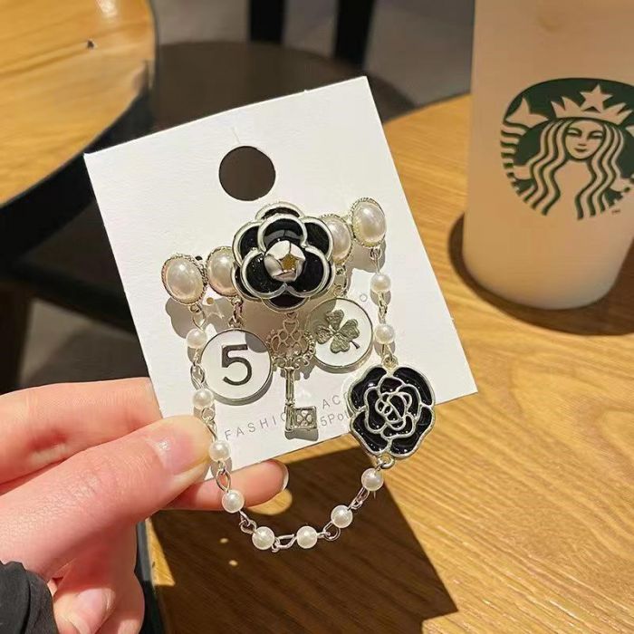 Camellia Brooch with Pearl Chain and Charms in Black 1568