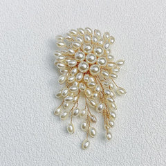 Delicate Ivory Pearly and Gold Brooch 1577