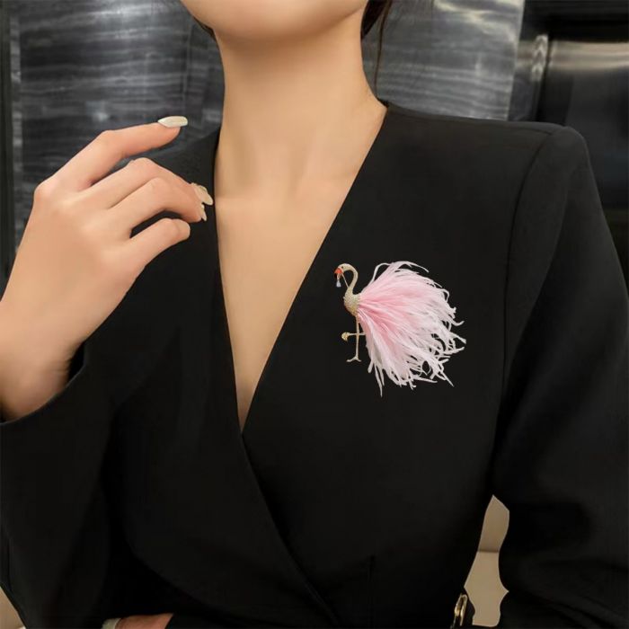 Flamingo Feathers Brooch in Pink 1572