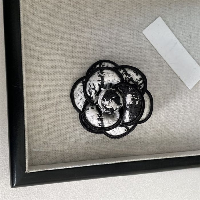 Camellia Flower Brooch in Black/White 1566