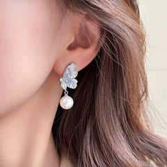 EUR441 Butterflies earrings in Light Blue