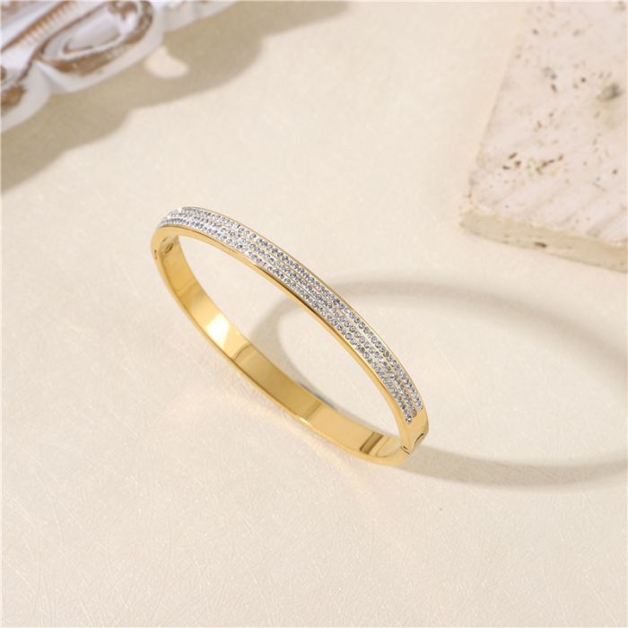 Sparkling Crystal Bangle Bracelet in Silver EUR482