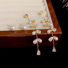 EUR421 Pearls and crystals long earrings in Cream