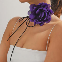 EUR333 Flower corsage choker necklace in White