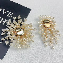 Delicate Ivory Pearly and Gold Brooch 1577