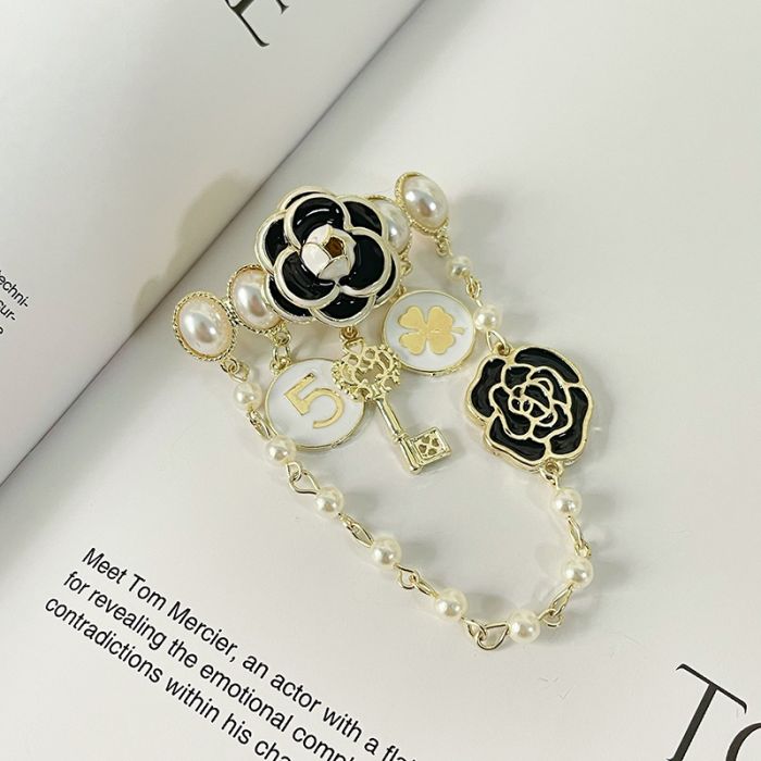 Camellia Brooch with Pearl Chain and Charms in Black 1568