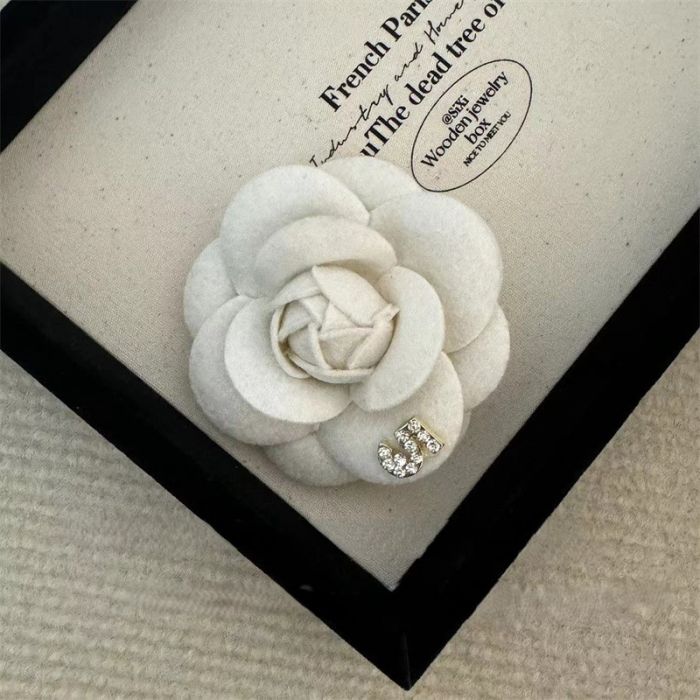 Camellia Flower Brooch in Black/White 1566