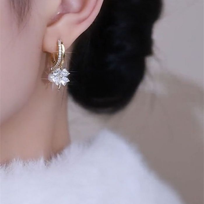 EUR412 Hoop Earrings with Gemstone Flowers and Pearls in Pink