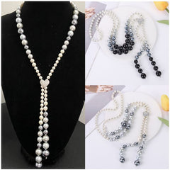 Two Tone Pearl Necklace with Heart Pendant in Black EUR461